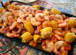 Shrimpboilserved