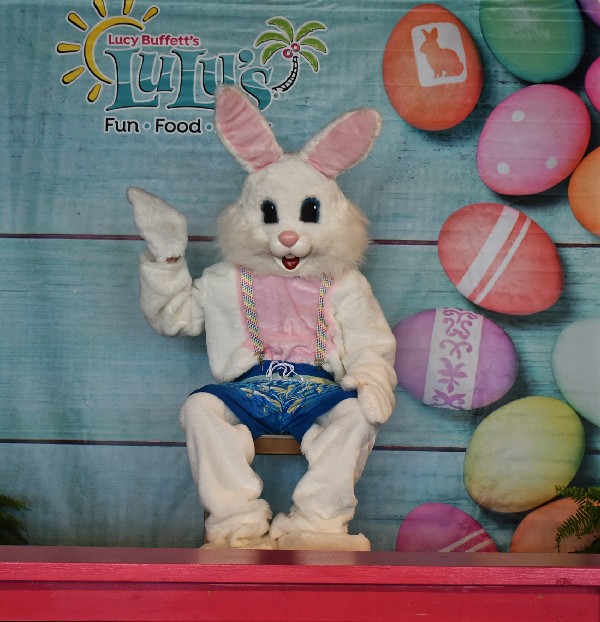 Easter Bunny Lulu's Destin 2021 3